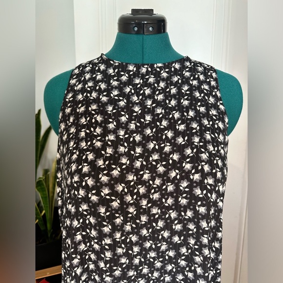 Ann Taylor Loft Sleeveless Tunic small razor back - Picture 4 of 16